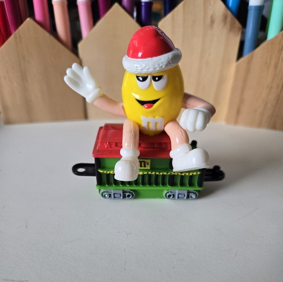 M&M Train Christmas Set 2005 5pc Collectible Plastic Gift Holiday Red Green Mars - Picture 11 of 15